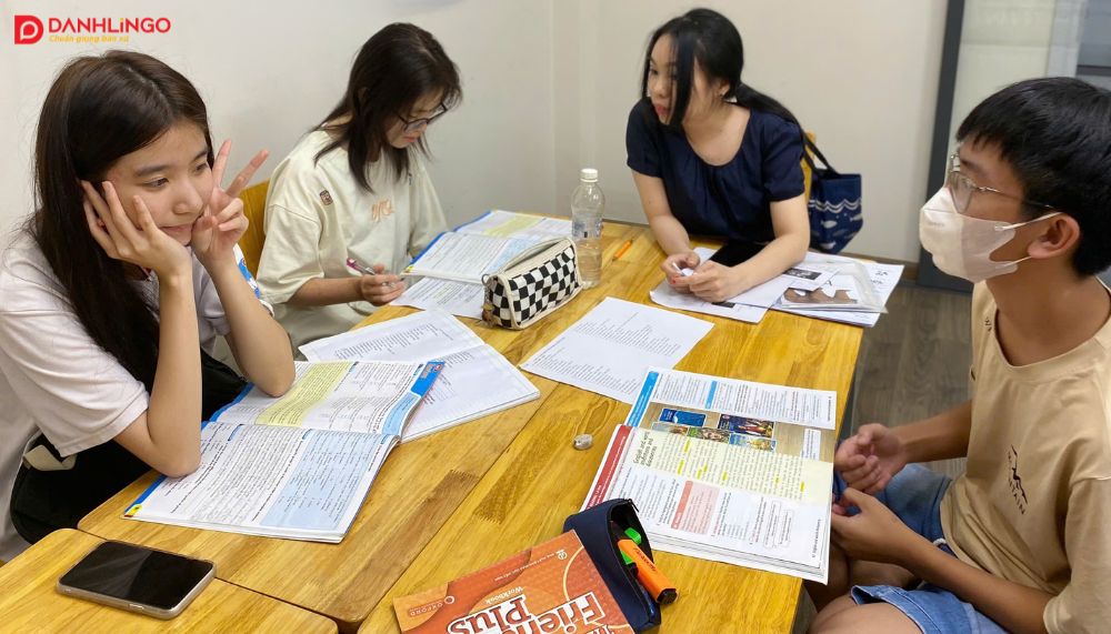 Lớp học tiếng Anh giao tiếp quận Tân Phú 2 Lớp học tiếng Anh giao tiếp quận Tân Phú